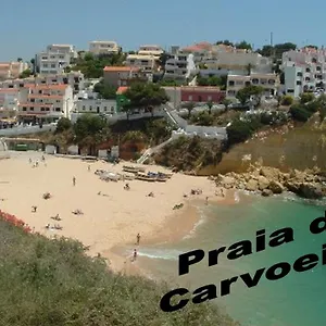 apartamento-na-praia-do-carvoeiro.hotelaalgarve.com/